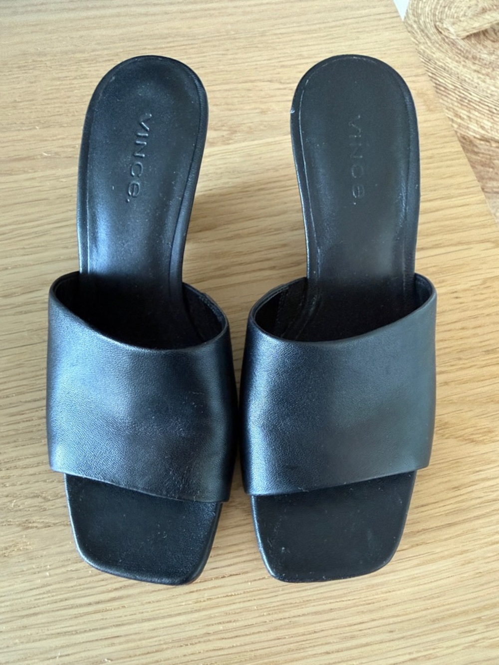 Vince Pia Wedge - Picture 2 of 4